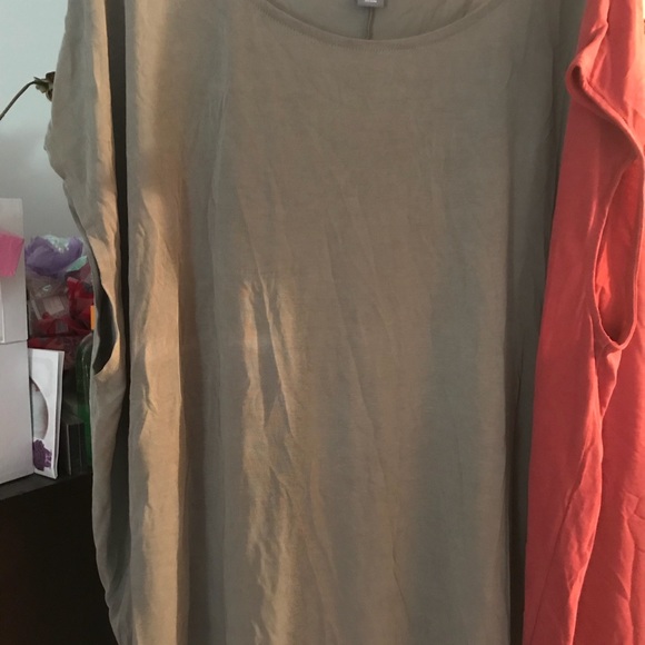 Old Navy Women’s Cocoon Top - Picture 5 of 5